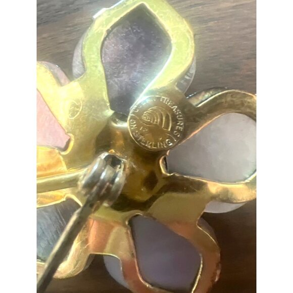 VTG Stunning Ocean Treasures Brooch Mother Of Pearl Flower SIGNED Distinctive - Picture 5 of 11